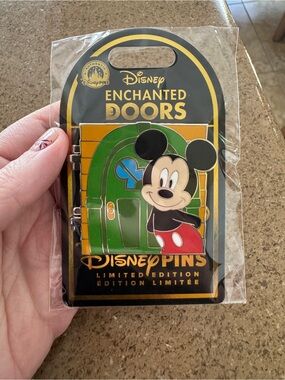 Mickey Mouse and Pluto Hinged Pin Disney Enchanted Doors LE 3400
